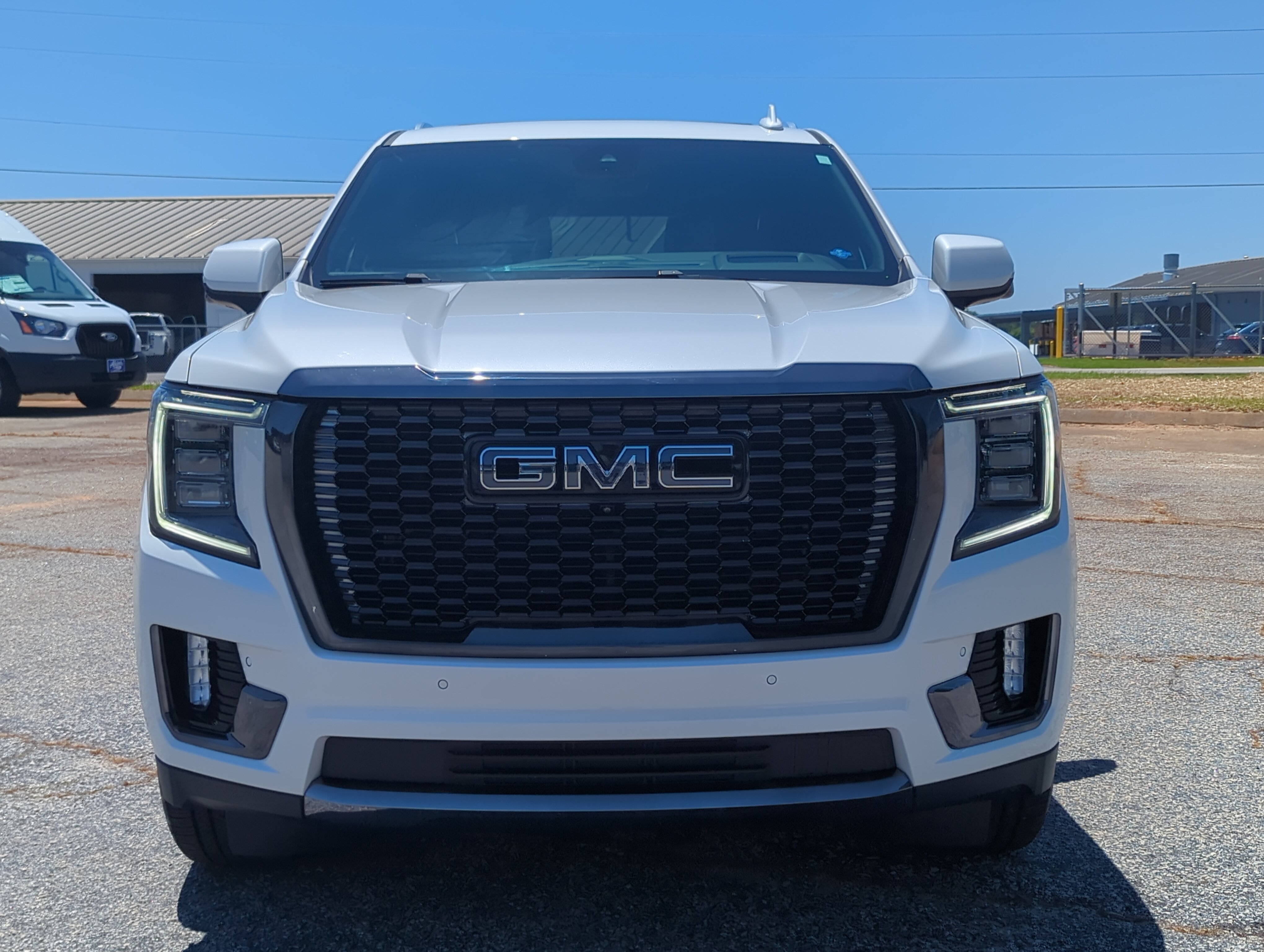 Used 2023 GMC Yukon XL Denali Ultimate AWD/4WD image 7
