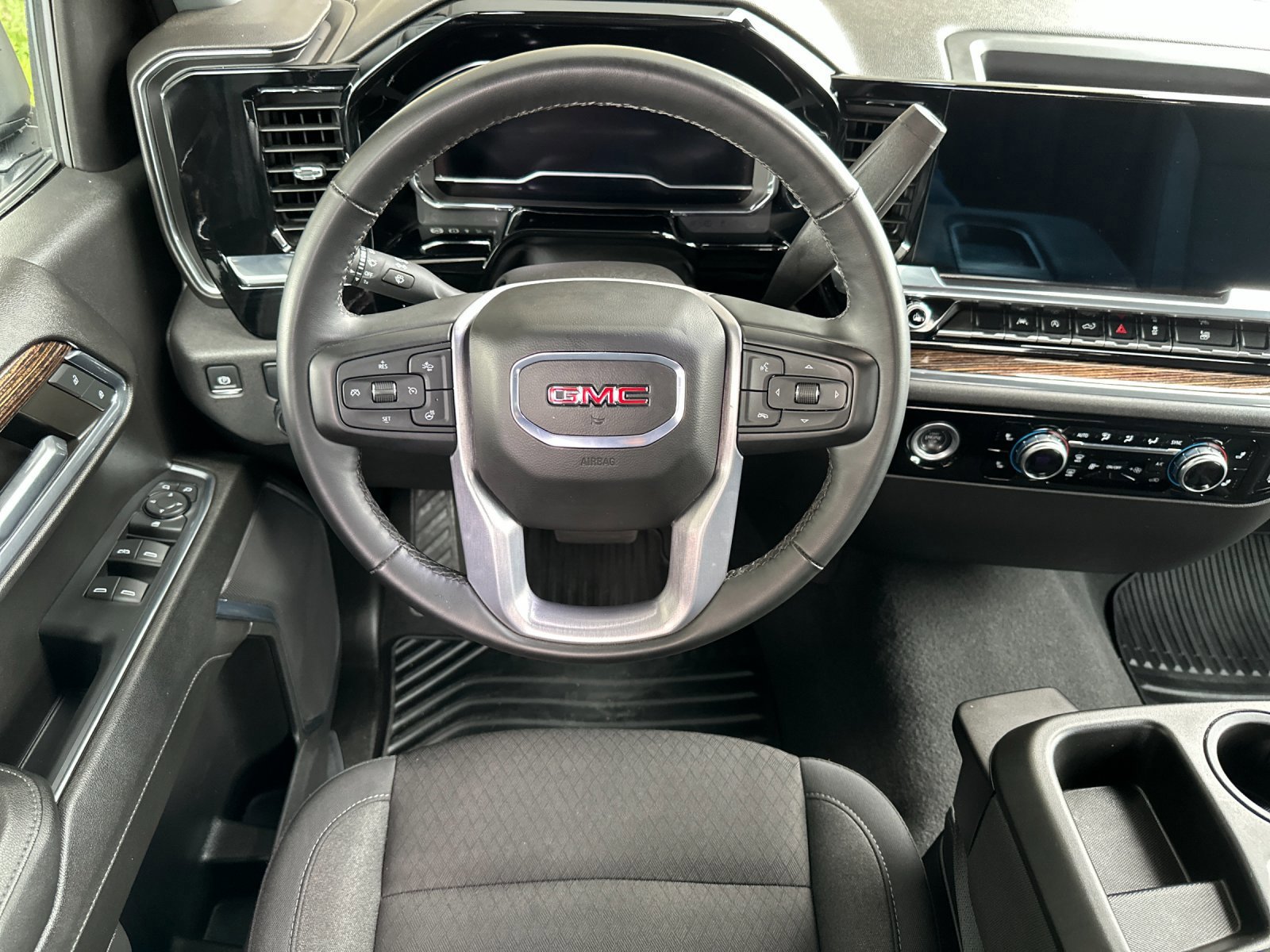 Used 2024 GMC Sierra 1500 Elevation image 14