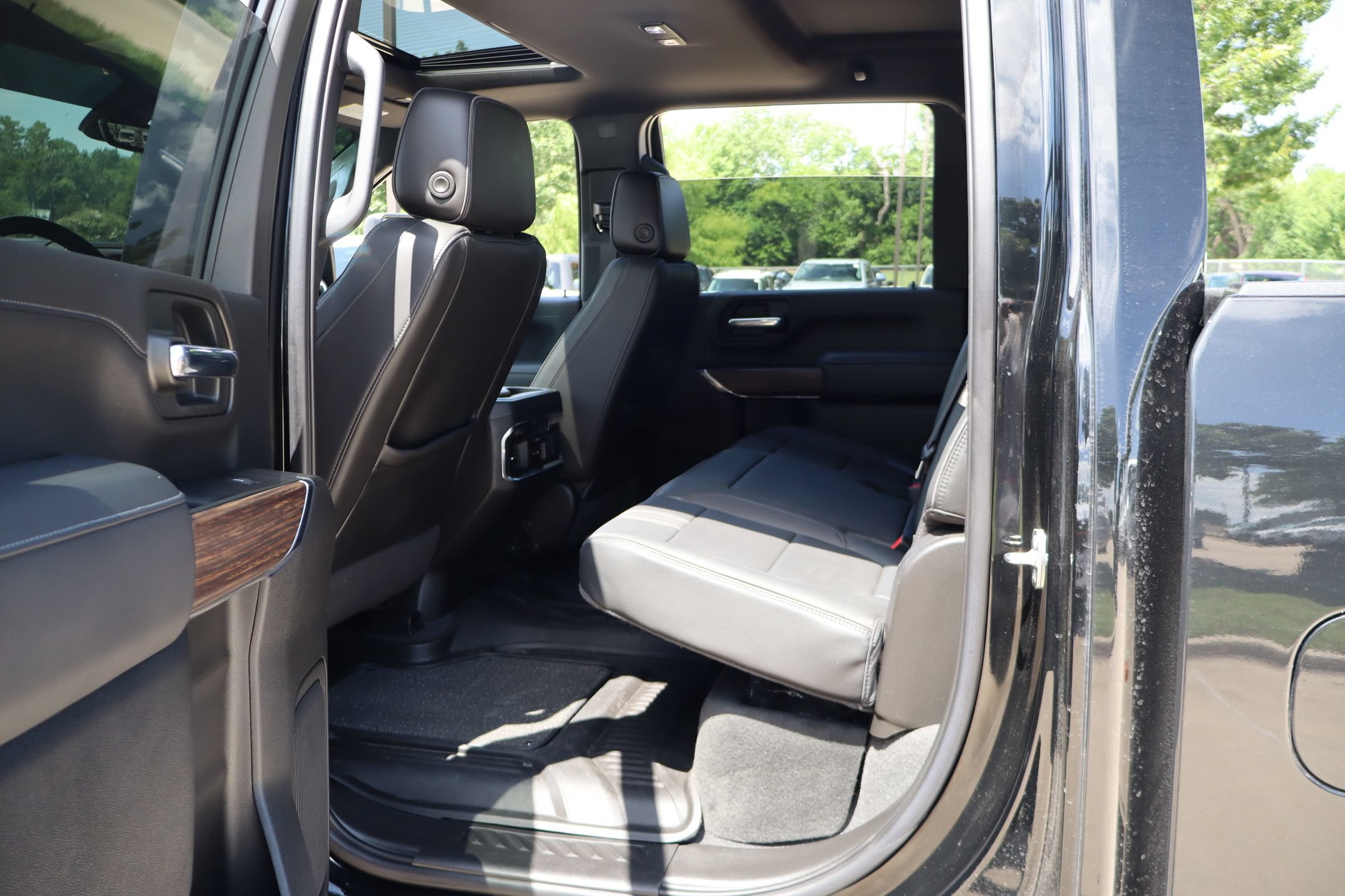 Used 2023 Chevrolet Silverado 3500 High Country AWD/4WD image 29