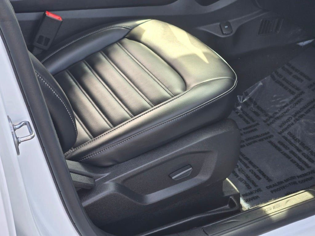 Certified 2024 Ford Edge SEL image 8