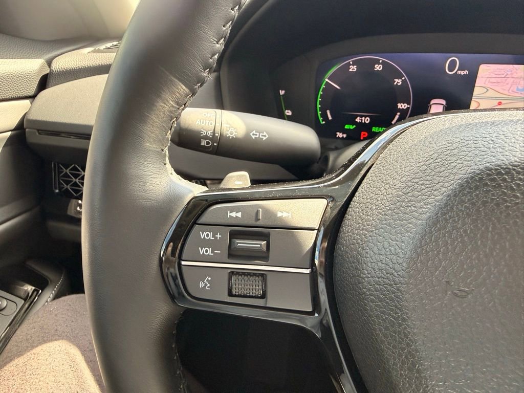 Used 2025 Honda Accord Touring image 18