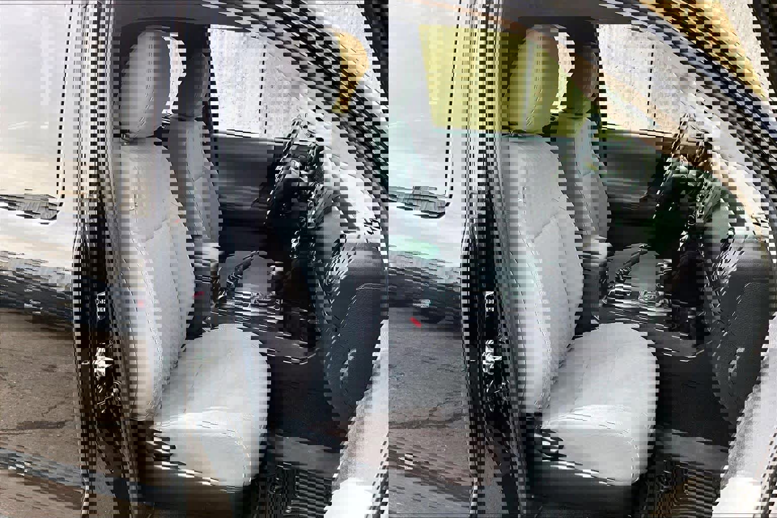 Used 2020 Toyota Tacoma SR w/ SX Package image 12