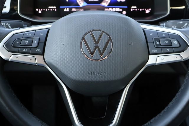 Used 2025 Volkswagen Jetta SE image 31