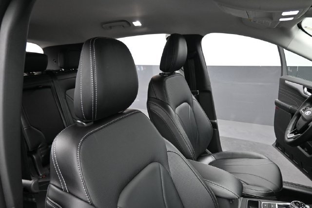Certified 2026 Ford Escape SE w/ PHEV Premium Package FWD image 31