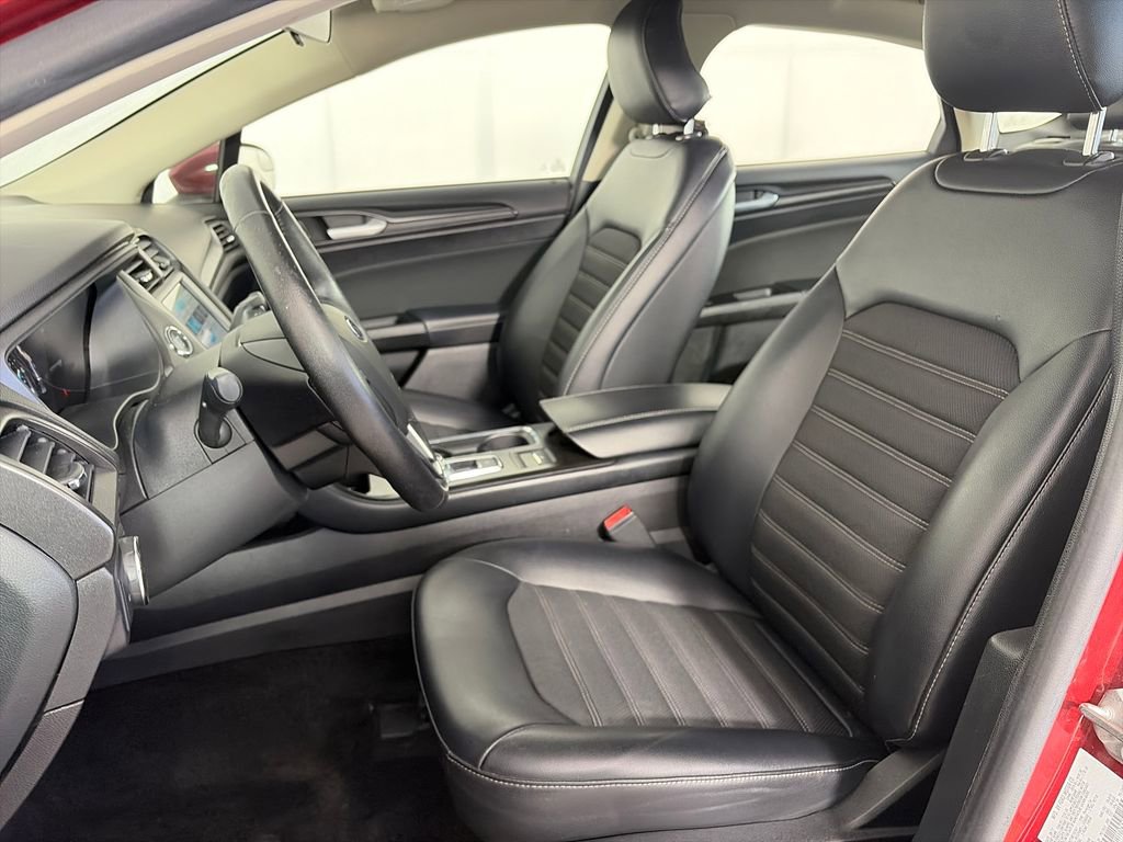 Certified 2018 Ford Fusion SE w/ Equipment Group 201A FWD image 11