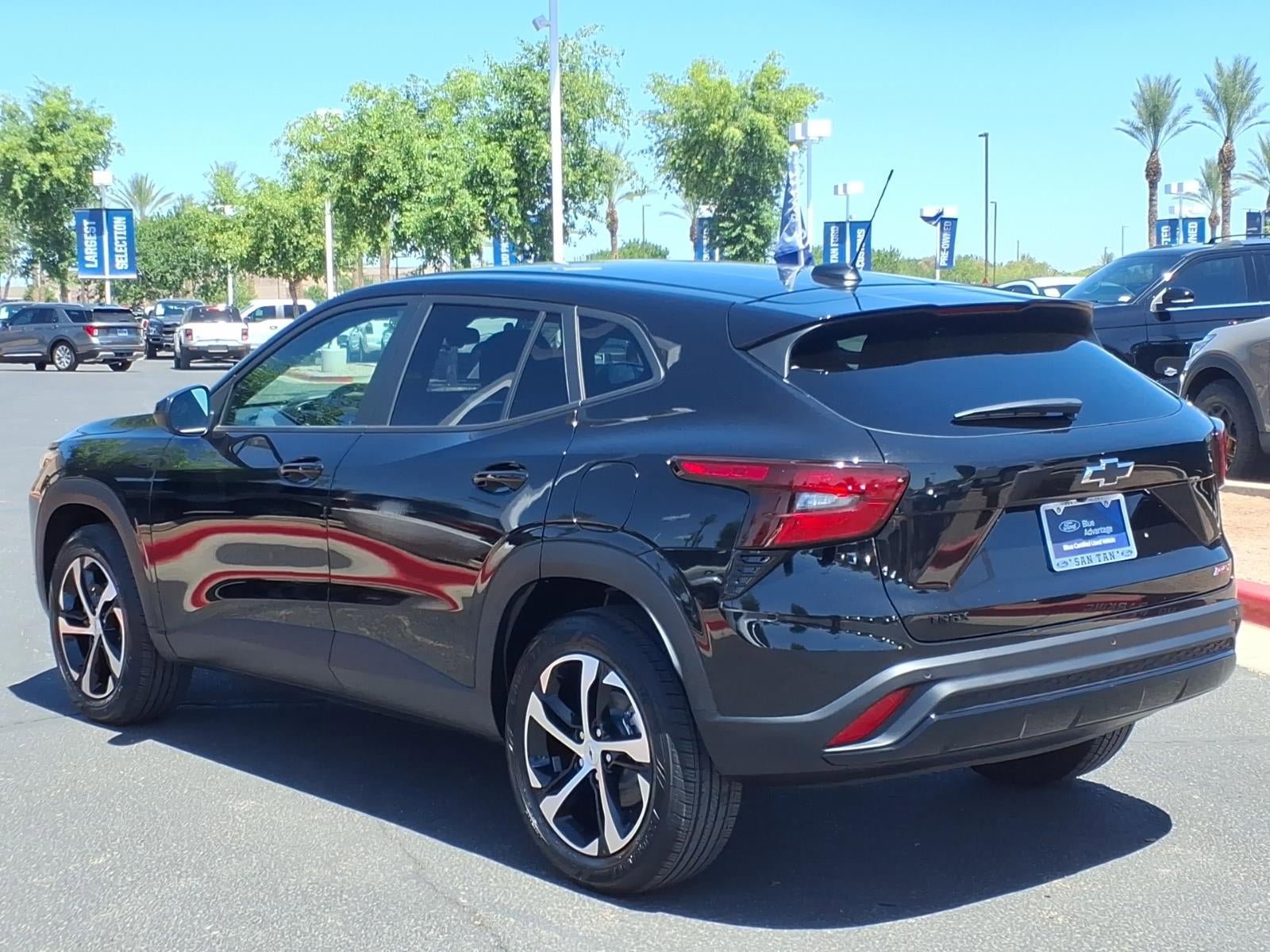 Used 2025 Chevrolet Trax RS w/ Driver Confidence Package FWD image 6