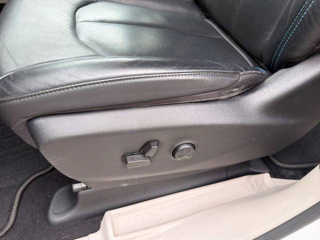 Used 2021 Chrysler Pacifica Touring-L AWD/4WD image 26
