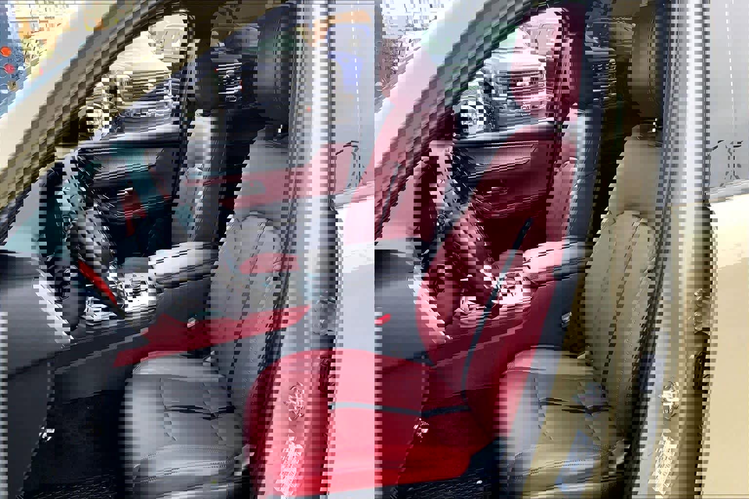 Used 2025 MAZDA CX-70 Plug-In Hybrid w/ Premium Plus image 7