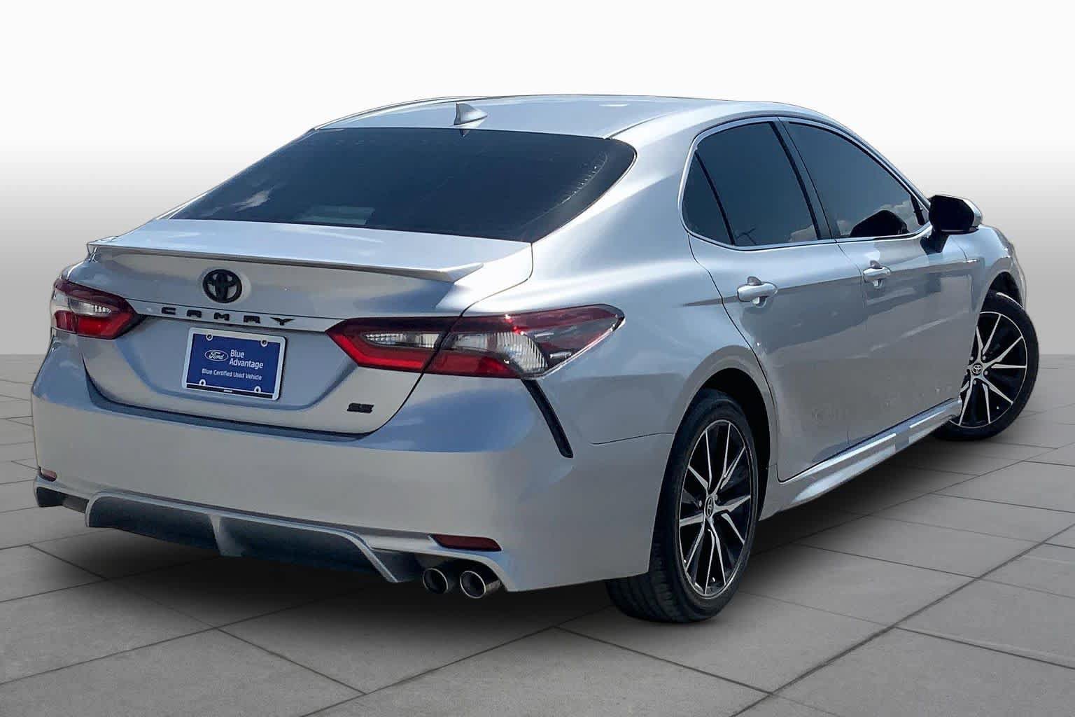 Used 2023 Toyota Camry SE FWD image 13