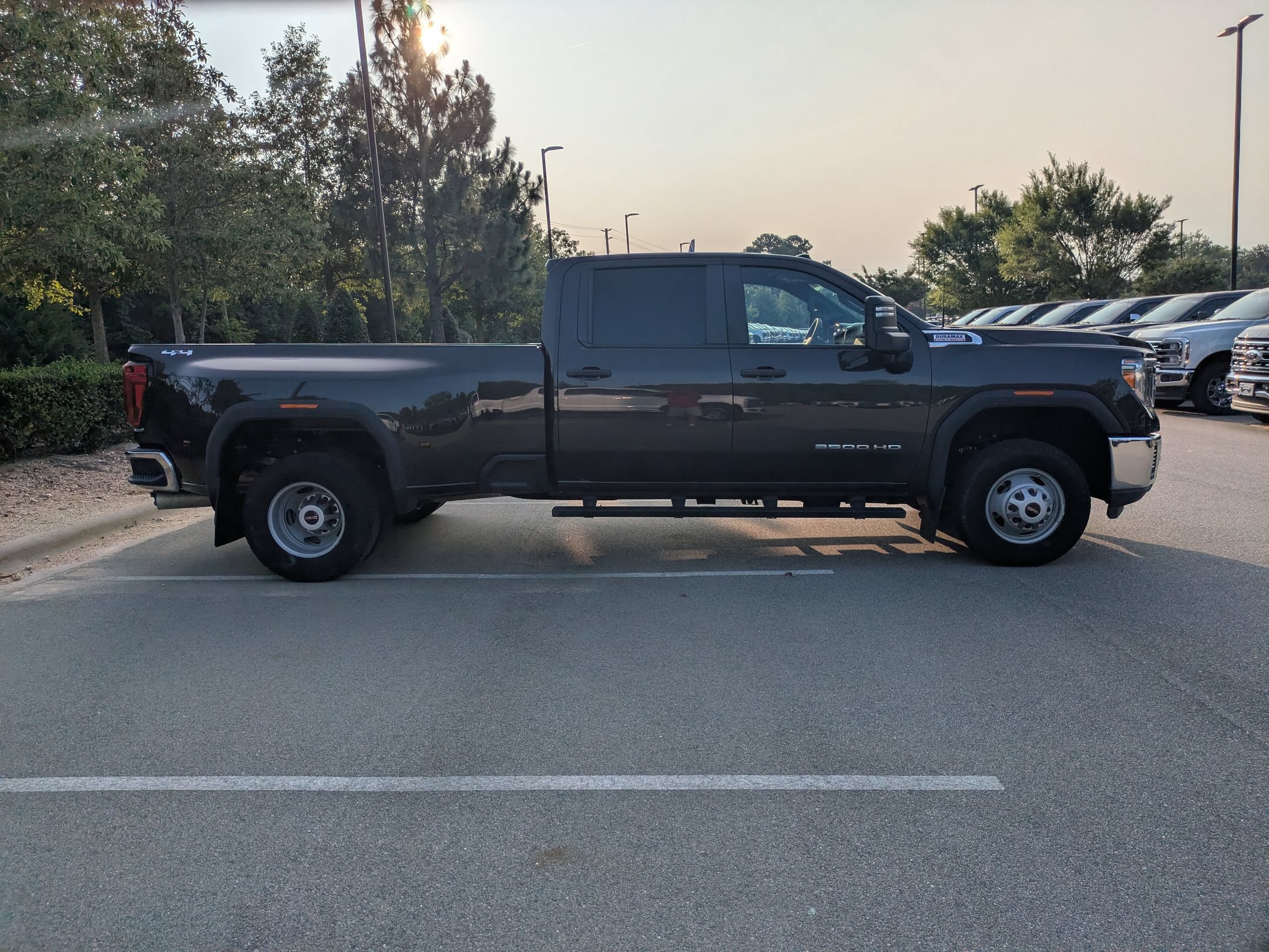 Used 2020 GMC Sierra 3500 4x4 Crew Cab w/ Gooseneck/5TH Wheel Package image 3