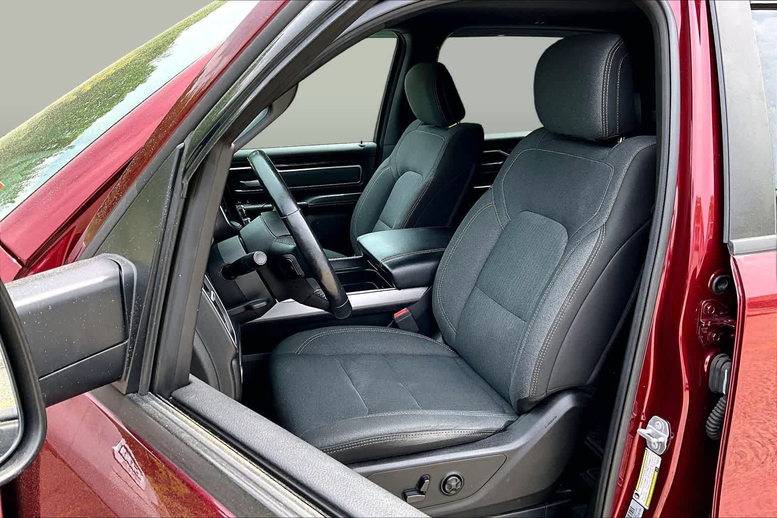 Used 2019 RAM 1500 Big Horn AWD/4WD image 9