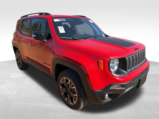 Used 2023 Jeep Renegade Latitude image 4