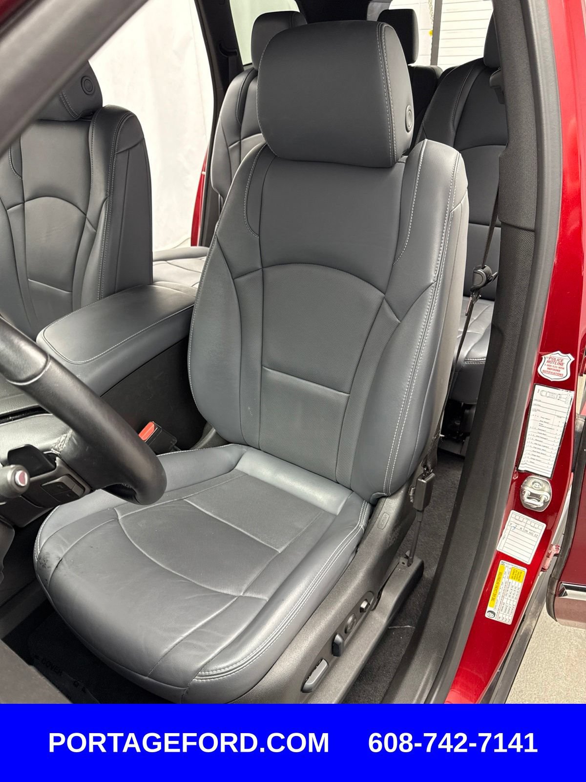 Used 2024 Buick Enclave Premium AWD/4WD image 9