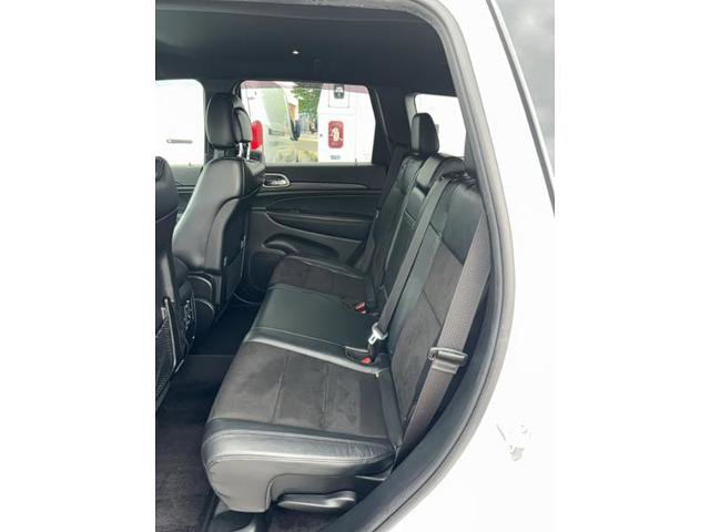 Used 2019 Jeep Grand Cherokee Laredo w/ Laredo X Package AWD/4WD image 10