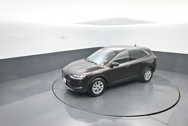 Certified 2023 Ford Escape Active AWD/4WD image 29