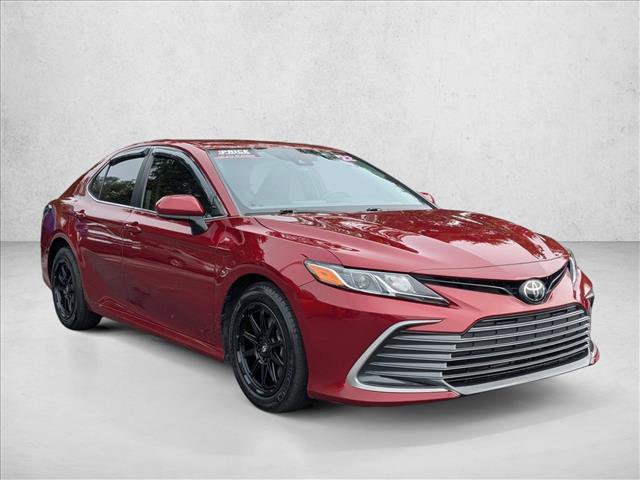 Used 2022 Toyota Camry LE image 3