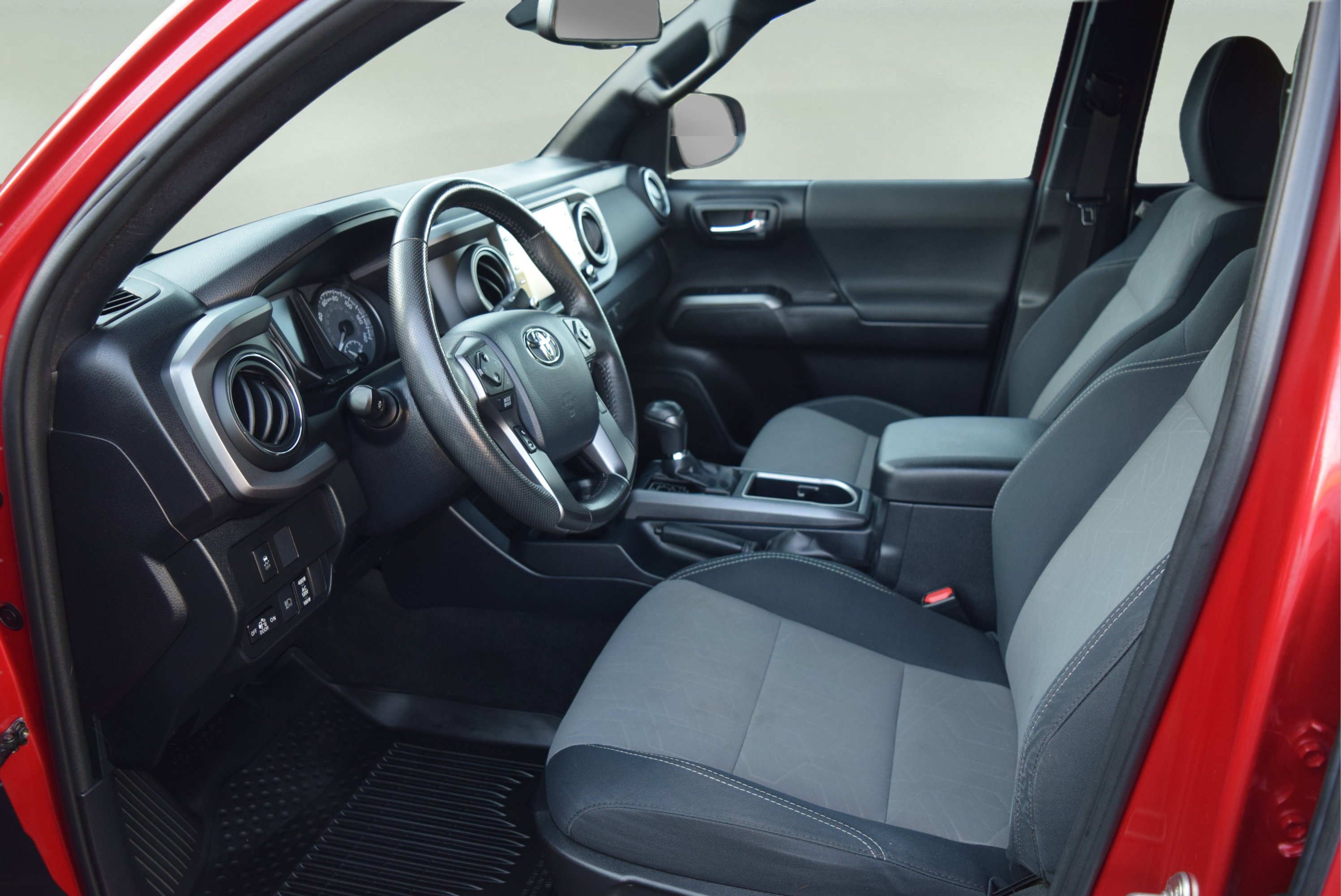 Used 2020 Toyota Tacoma TRD Off-Road w/ Technology Package AWD/4WD image 10