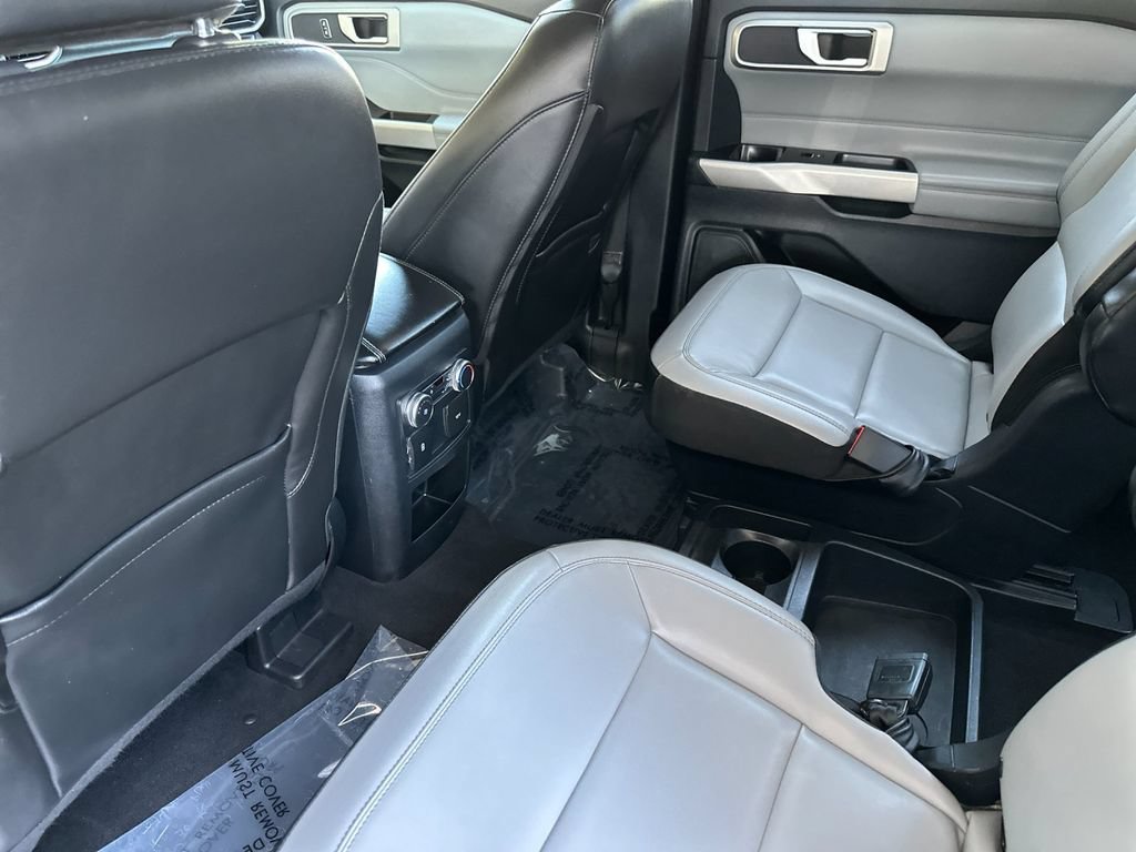 Certified 2021 Ford Explorer XLT w/ Equipment Group 202A RWD image 11