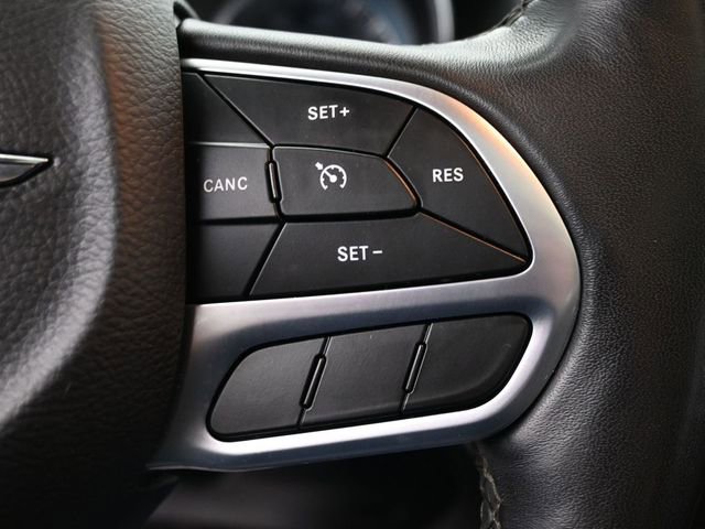 Used 2020 Chrysler 300 Limited image 15