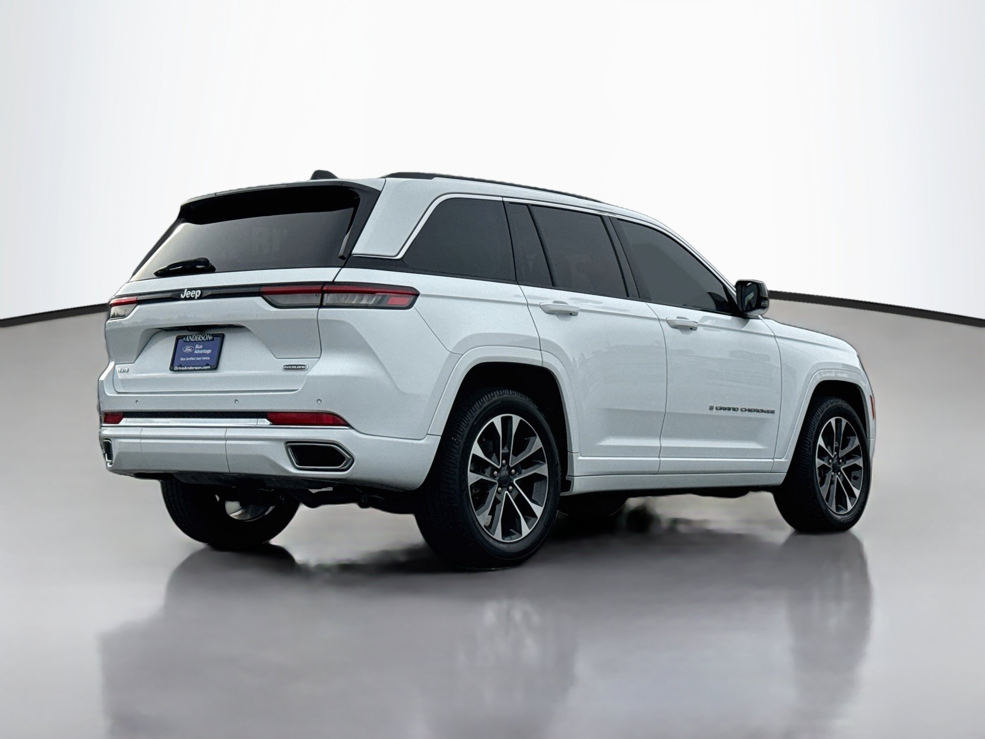 Used 2023 Jeep Grand Cherokee Overland AWD/4WD image 7