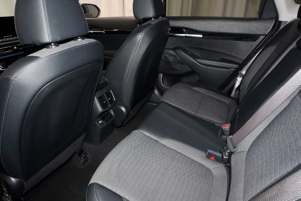 Used 2023 Kia Seltos S w/ Navigation Package AWD/4WD image 21