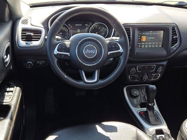 Used 2018 Jeep Compass Latitude w/ Popular Equipment Group AWD/4WD image 17