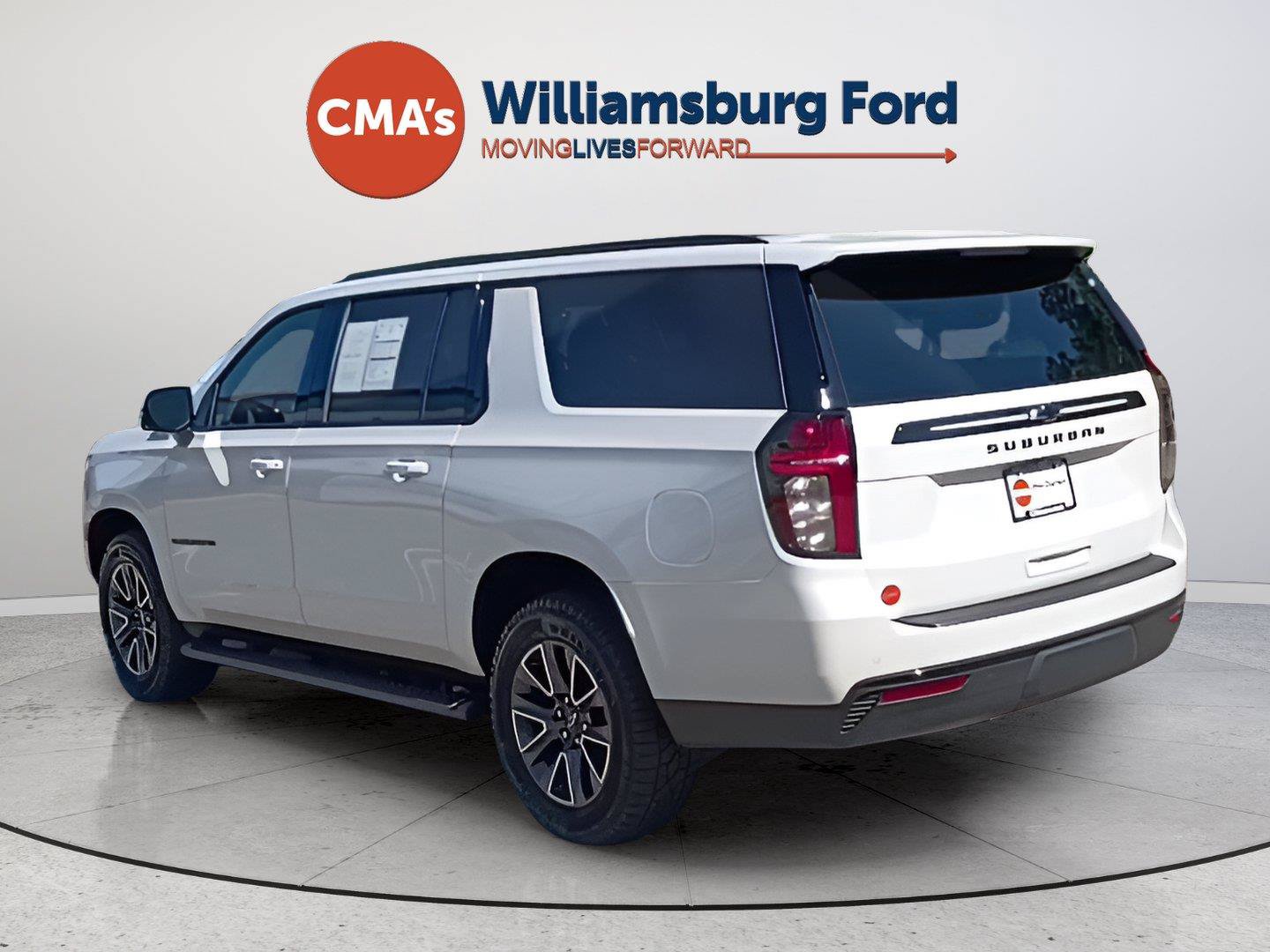 Used 2024 Chevrolet Suburban Z71 w/ Luxury Package AWD/4WD image 3
