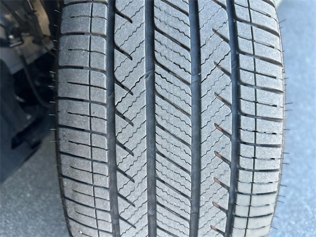 Used 2025 Honda Pilot Touring image 11