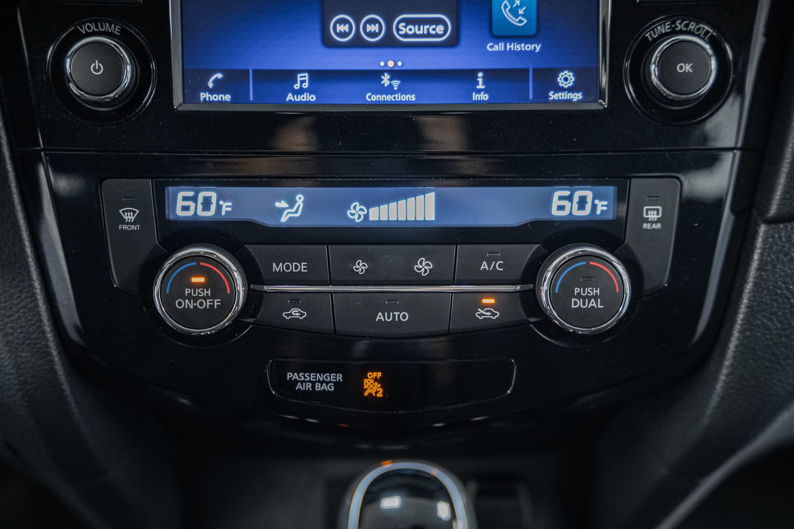 Used 2020 Nissan Rogue SV FWD image 25