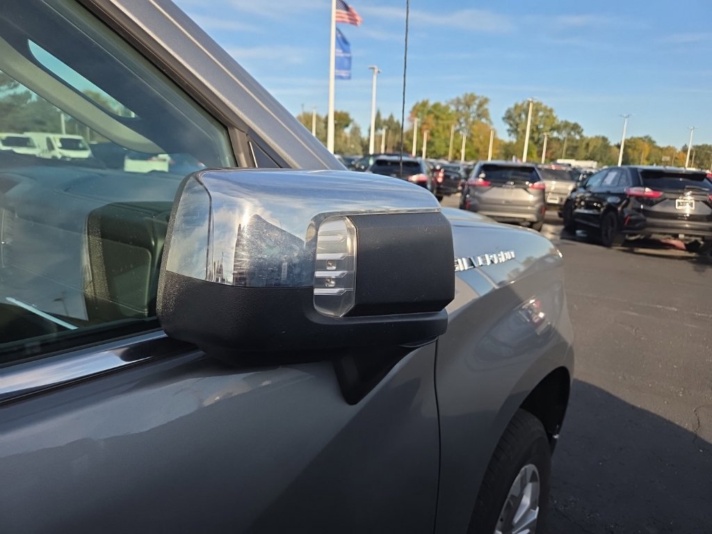 Used 2023 Chevrolet Silverado 1500 LTZ AWD/4WD image 6