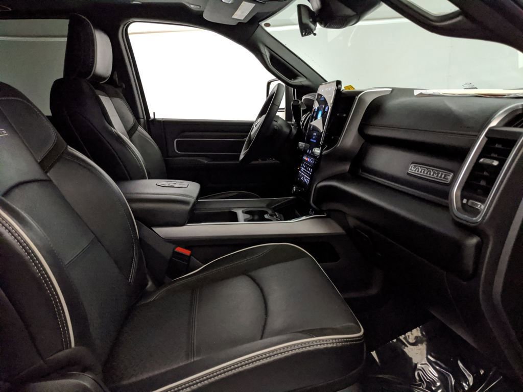 Used 2025 RAM 3500 Laramie image 27