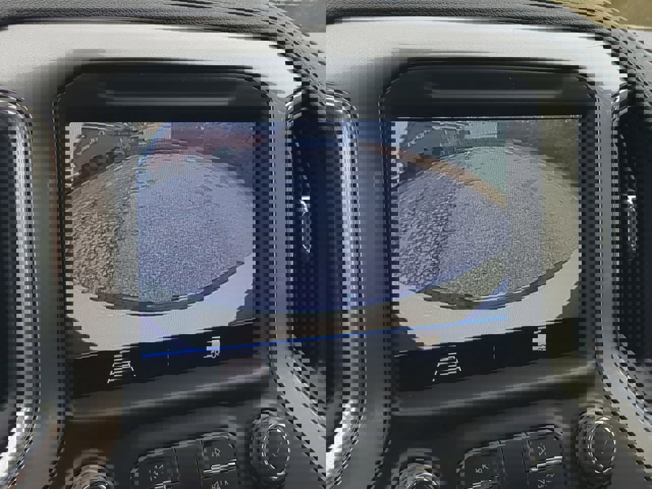 Used 2022 Chevrolet Silverado 3500 LT w/ Convenience Package image 18