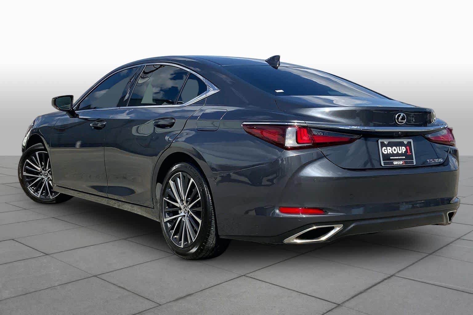 Used 2025 Lexus ES 350 w/ Premium Package FWD image 11