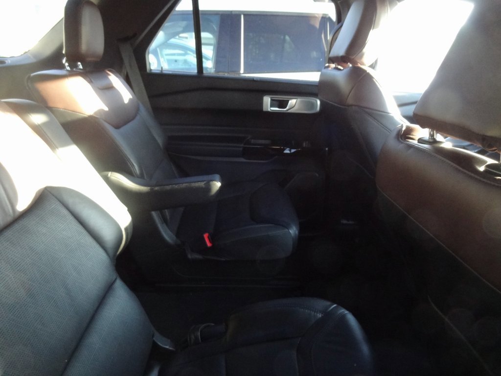 Certified 2022 Ford Explorer Platinum w/ Equipment Group 601A image 12