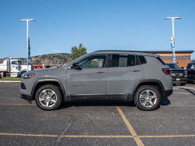 Used 2024 Jeep Compass Latitude AWD/4WD image 8