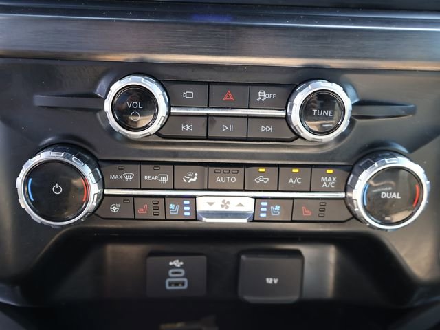 Certified 2025 Ford F250 Lariat w/ Black Appearance Package AWD/4WD image 30