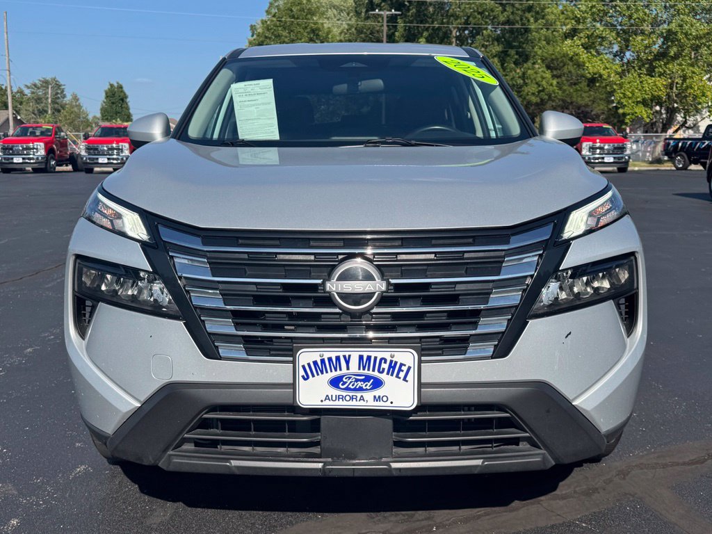 Used 2025 Nissan Rogue SV FWD image 31