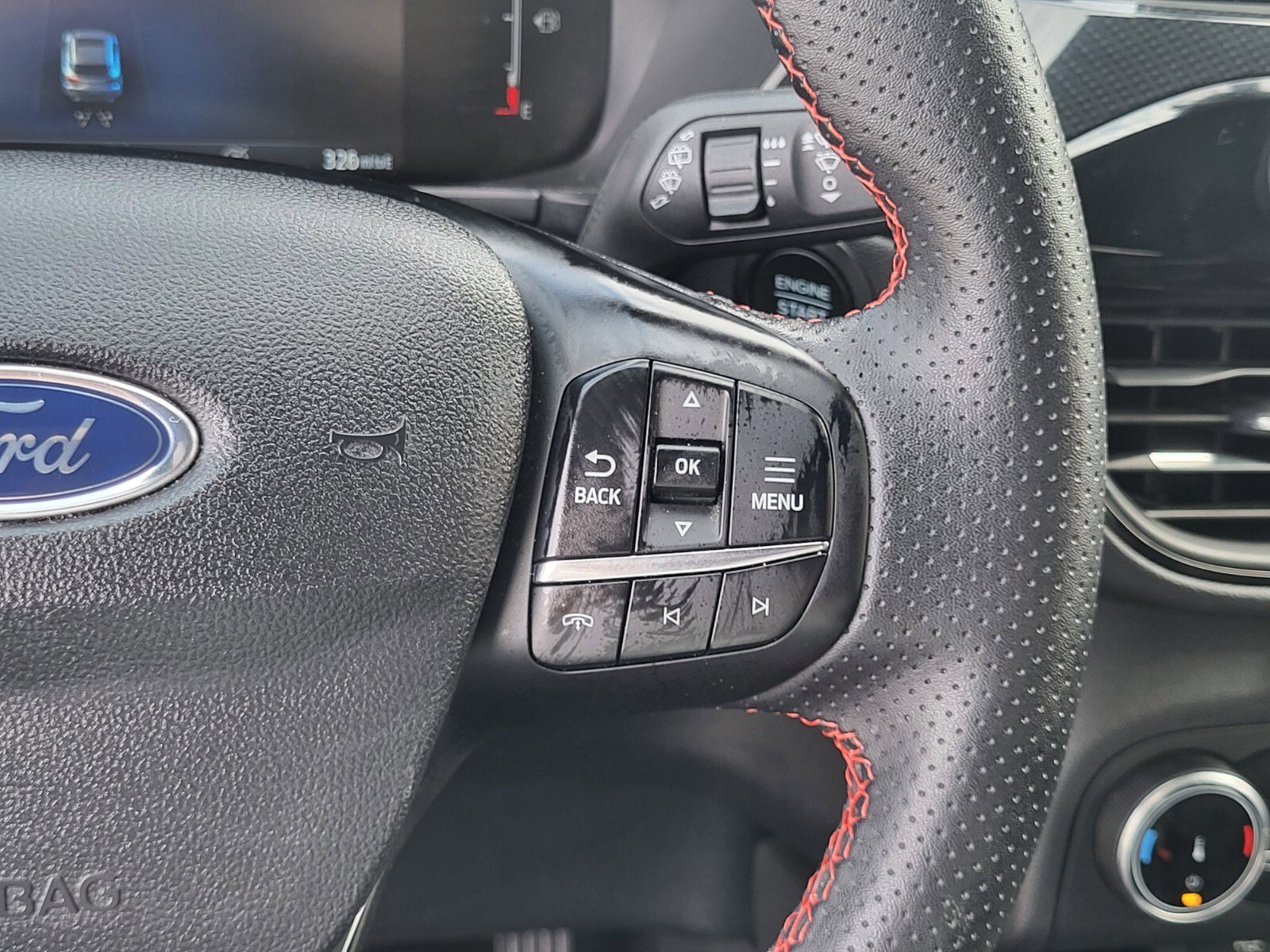 Certified 2025 Ford Escape ST-Line AWD/4WD image 28