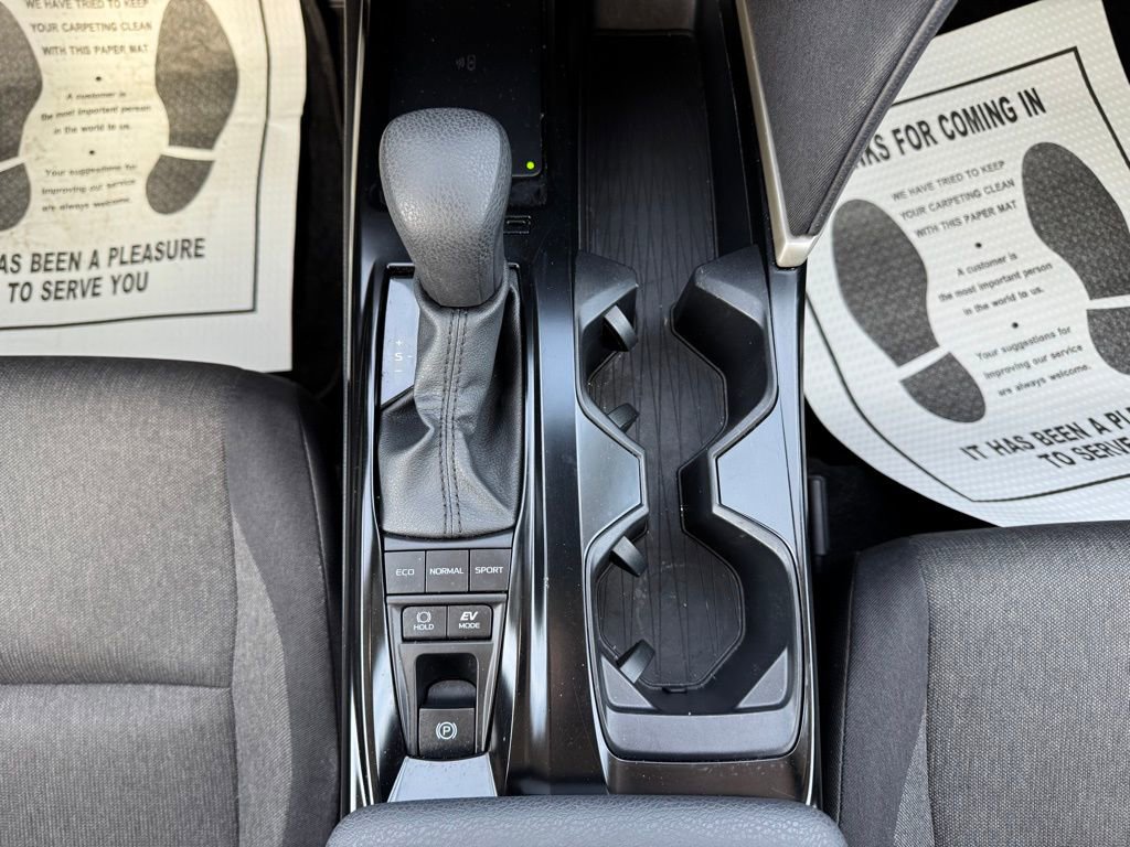 Used 2025 Toyota Camry LE image 23
