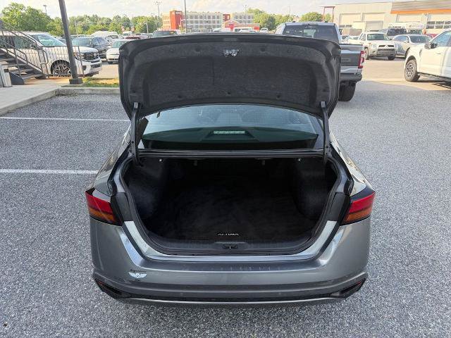 Used 2025 Nissan Altima 2.5 SV FWD image 9