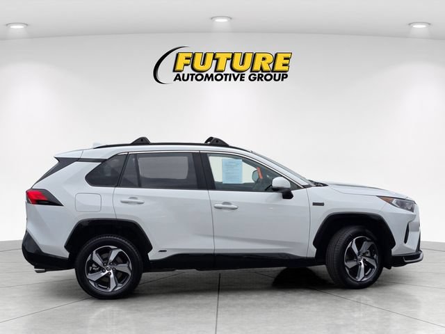 Used 2021 Toyota RAV4 SE w/ Weather & Moonroof Package AWD/4WD image 3