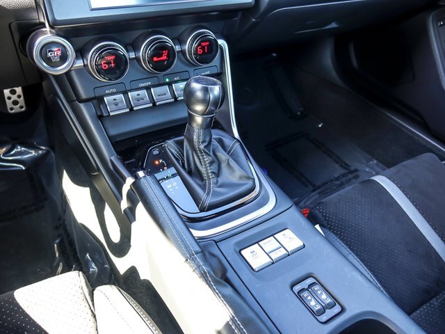 Used 2024 Toyota GR86 Premium RWD image 19