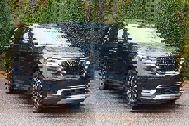 Used 2024 Kia Carnival EX