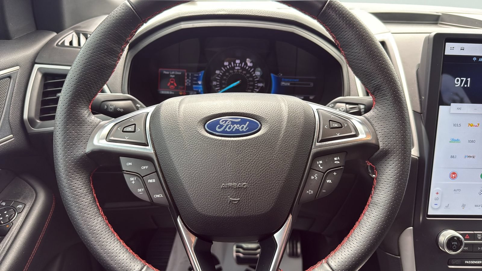 Certified 2023 Ford Edge ST-Line AWD/4WD image 10