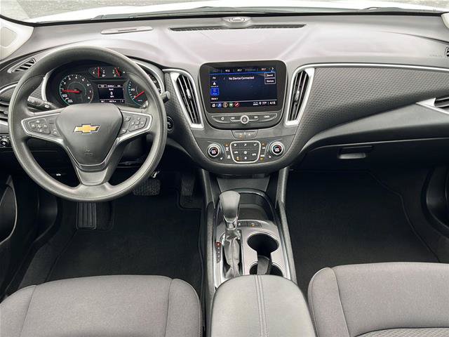 Used 2025 Chevrolet Malibu LT FWD image 17