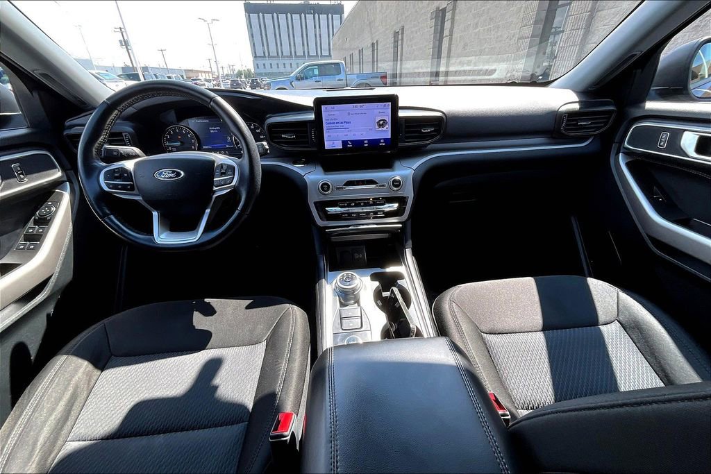 Certified 2023 Ford Explorer XLT w/ Class IV Trailer Tow Package image 14