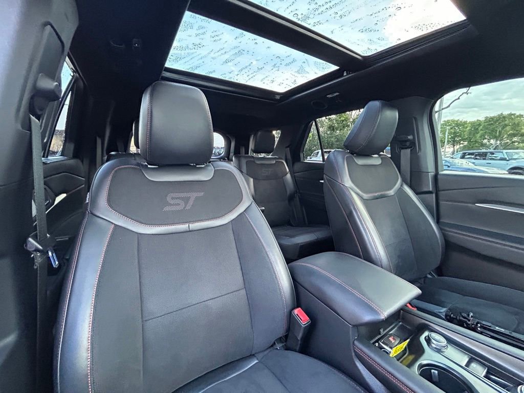 Certified 2025 Ford Explorer ST AWD/4WD image 31