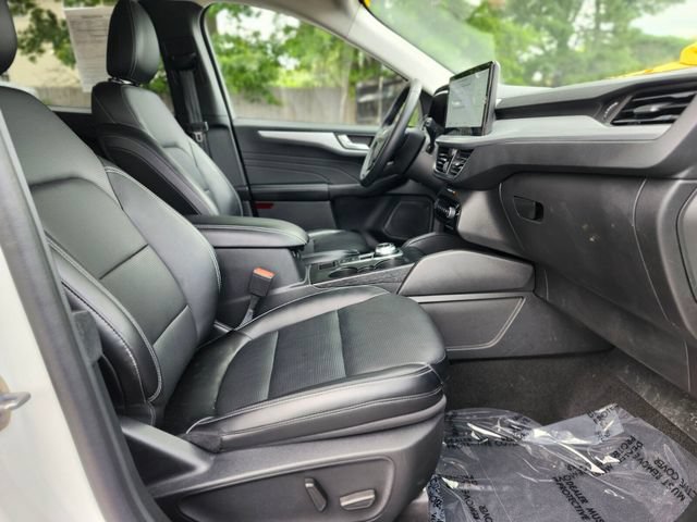 Certified 2024 Ford Escape Platinum AWD/4WD image 11