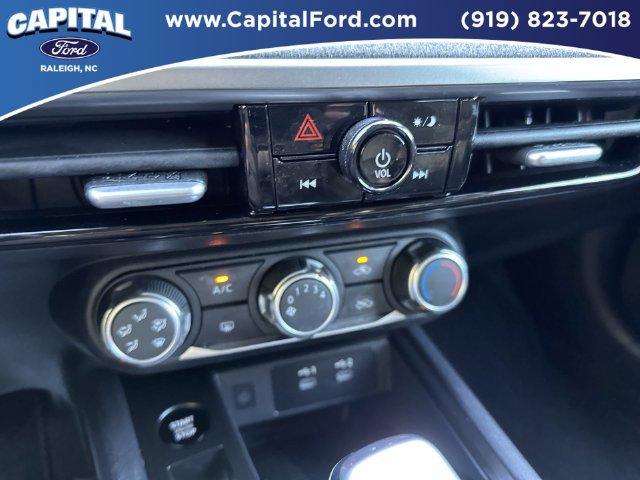 Used 2025 Nissan Kicks SV FWD image 29