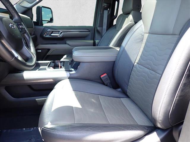 Used 2024 Chevrolet Silverado 2500 ZR2 w/ Technology Package AWD/4WD image 14